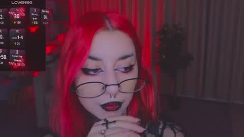 Snapshot of mistress__marcelline chatting on 07-09-26, 01:42 Marcelline online show from 07-09-26, 01:42