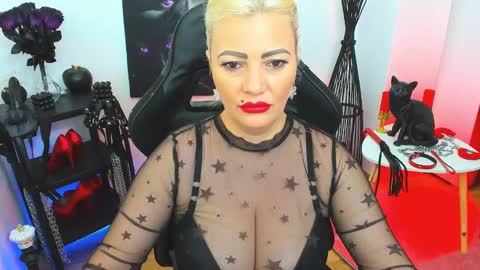 Miss CatSnow online show from 01-11-25, 03:52