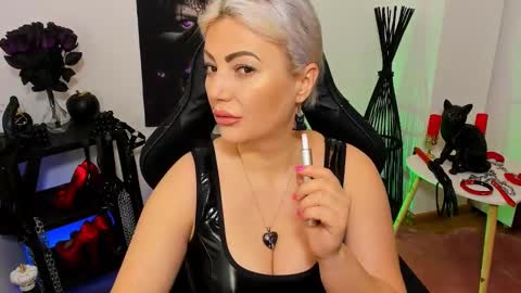 Miss CatSnow online show from 01-26-25, 10:34