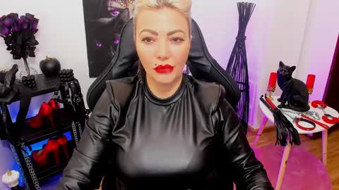 Miss CatSnow online show from 02-07-25, 10:50
