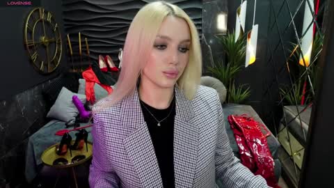 Darsy online show from 02-07-25, 01:43