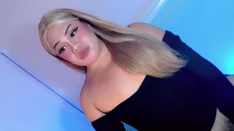 Snapshot of mistress_marta69 chatting on 10-18-25, 11:16 mistress_marta69 online show from 10-18-25, 11:16