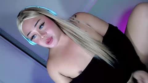 Snapshot of mistress_marta69 chatting on 11-19-25, 09:37 mistress_marta69 online show from 11-19-25, 09:37