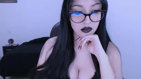 Snapshot of mistress_zafirah chatting on 05-10-26, 12:16 Mistress online show from 05-10-26, 12:16