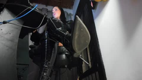 Snapshot of mistressanna_ chatting on 06-11-26, 02:53 Mistress Anna Alves online show from 06-11-26, 02:53