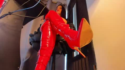 Snapshot of mistressanna_ chatting on 06-14-26, 09:39 Mistress Anna Alves online show from 06-14-26, 09:39