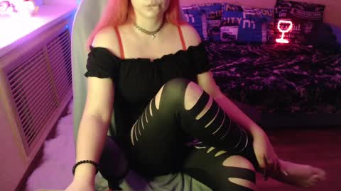 Miss Bailey online show from 01-22-25, 03:40