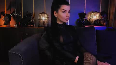 Elenia online show from 02-09-25, 11:47