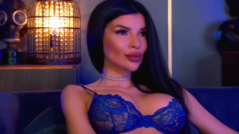 Elenia online show from 02-06-26, 05:27