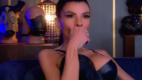 Snapshot of mistresselenia chatting on 05-06-26, 11:59 Elenia online show from 05-06-26, 11:59
