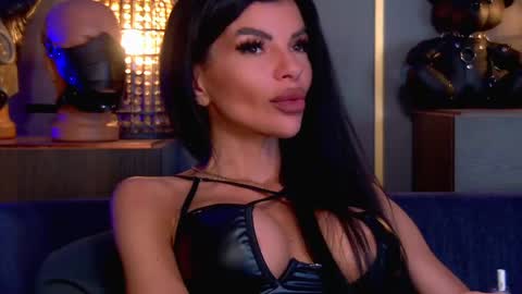 Snapshot of mistresselenia chatting on 05-11-26, 02:45 Elenia online show from 05-11-26, 02:45