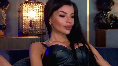 Snapshot of mistresselenia chatting on 05-18-26, 01:39 Elenia online show from 05-18-26, 01:39