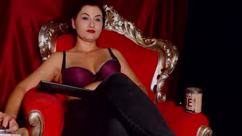 Snapshot of mistressfabiola chatting on 09-17-25, 06:42 Mistress Fabiola online show from 09-17-25, 06:42