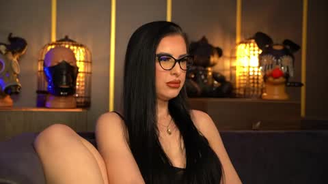 Snapshot of mistresskellykent chatting on 04-30-26, 09:52 Mistress Kelly online show from 04-30-26, 09:52
