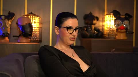 Snapshot of mistresskellykent chatting on 05-07-26, 10:26 Mistress Kelly online show from 05-07-26, 10:26