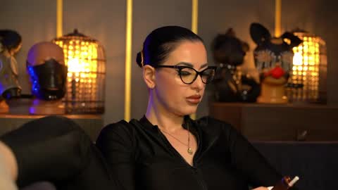 Snapshot of mistresskellykent chatting on 05-20-26, 11:55 Mistress Kelly online show from 05-20-26, 11:55