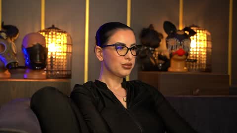 Snapshot of mistresskellykent chatting on 05-21-26, 10:50 Mistress Kelly online show from 05-21-26, 10:50