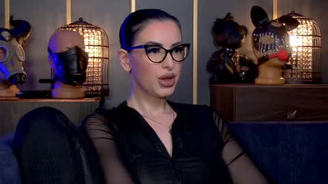 Snapshot of mistresskellykent chatting on 05-23-26, 11:20 Mistress Kelly online show from 05-23-26, 11:20