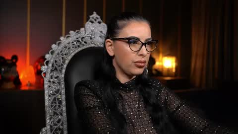 Snapshot of mistresskellykent chatting on 06-09-26, 08:31 Mistress Kelly online show from 06-09-26, 08:31