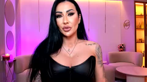 Snapshot of mistresskennya chatting on 12-03-25, 09:35 mistresskennya online show from 12-03-25, 09:35