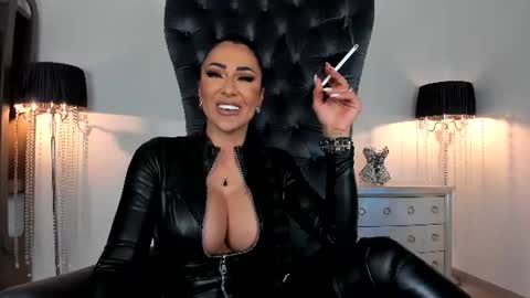 Snapshot of mistresskennya chatting on 06-10-26, 04:12 mistresskennya online show from 06-10-26, 04:12