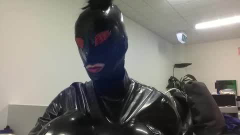 Snapshot of mistresslatexxx chatting on 03-23-26, 11:25 Bianca online show from 03-23-26, 11:25