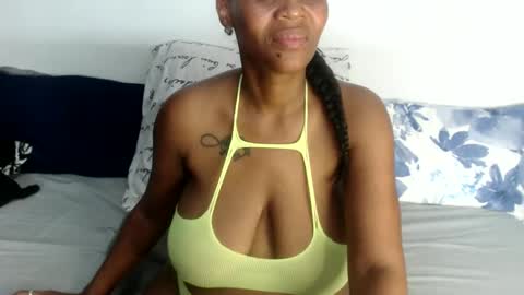 Snapshot of mistressshirleyx chatting on 01-22-25, 07:03 mistressshirleyx online show from 01-22-25, 07:03