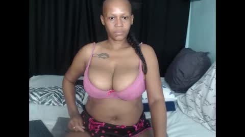 Snapshot of mistressshirleyx chatting on 01-28-25, 01:29 mistressshirleyx online show from 01-28-25, 01:29