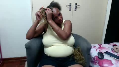 Snapshot of mistressshirleyx chatting on 10-30-25, 05:57 mistressshirleyx online show from 10-30-25, 05:57