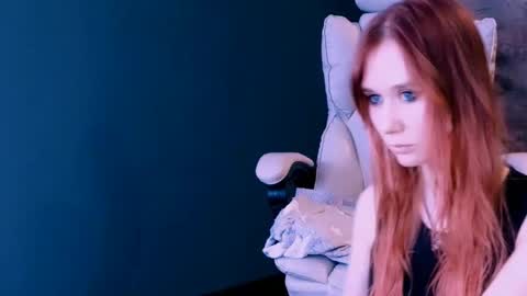 Snapshot of misty_arrow chatting on 02-13-25, 08:27 Jenny online show from 02-13-25, 08:27