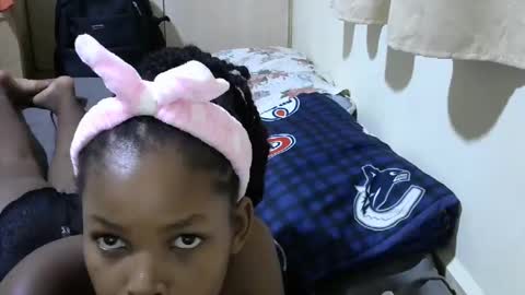 Snapshot of misty_shee chatting on 03-10-25, 09:40 misty_shee online show from 03-10-25, 09:40