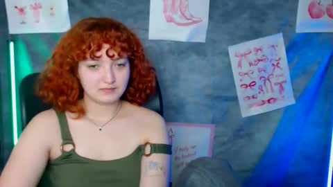 Snapshot of mistyrosee chatting on 06-05-26, 06:31 Aria online show from 06-05-26, 06:31
