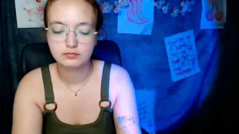 Snapshot of mistyrosee chatting on 06-14-26, 01:03 Aria online show from 06-14-26, 01:03