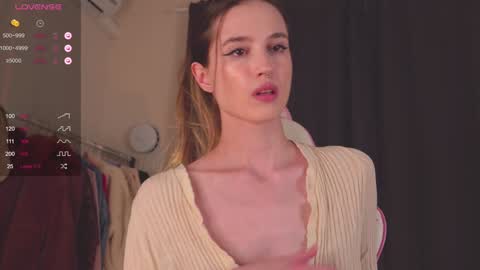 Snapshot of mita_mp4 chatting on 01-22-25, 10:29 Mita online show from 01-22-25, 10:29