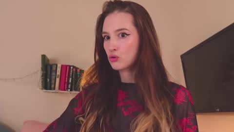 Snapshot of mita_mp4 chatting on 02-13-25, 03:39 Mita online show from 02-13-25, 03:39