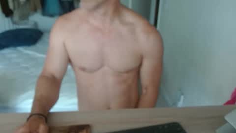 Snapshot of mitcheli chatting on 05-12-26, 02:47 Onlyfans online show from 05-12-26, 02:47