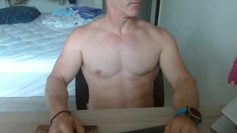 Snapshot of mitcheli chatting on 05-17-26, 01:18 Onlyfans online show from 05-17-26, 01:18