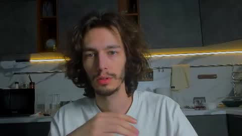 Snapshot of mitchelkurse chatting on 07-03-26, 06:36 MitchelKurse online show from 07-03-26, 06:36