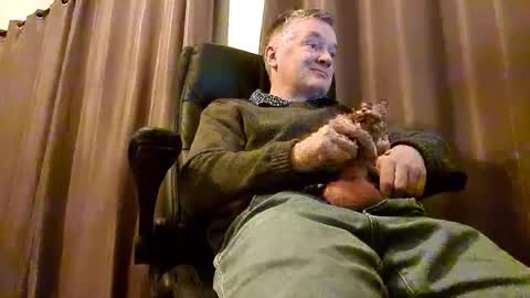 Snapshot of mitchoxxford chatting on 05-19-26, 01:17 mitchoxxford online show from 05-19-26, 01:17