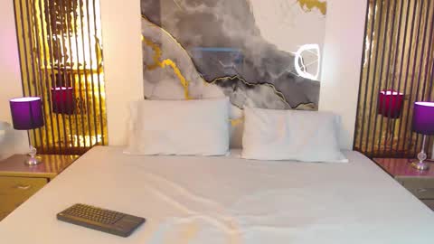 Snapshot of miticabrennet chatting on 12-22-25, 04:26 Mtica Brennet online show from 12-22-25, 04:26