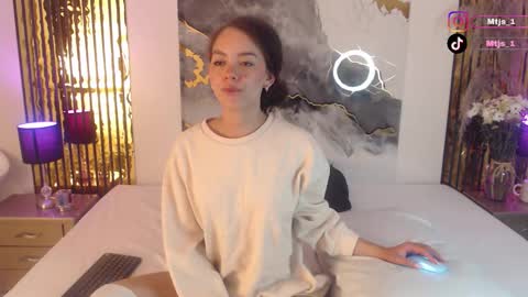 Snapshot of miticabrennet chatting on 02-28-26, 06:36 Mtica Brennet online show from 02-28-26, 06:36