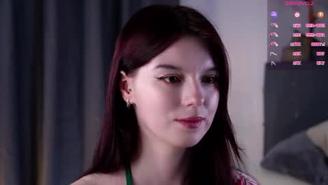 Snapshot of mitziefetters chatting on 06-20-26, 04:59 Rosalie online show from 06-20-26, 04:59