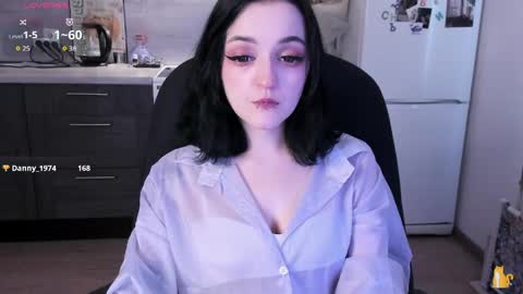 lina. online show from 06-05-26, 04:13