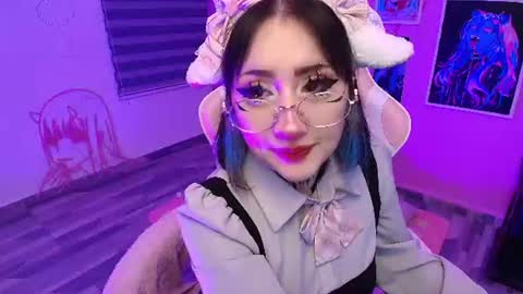 Snapshot of miwaviolet chatting on 06-29-26, 02:51 Miwa Violet online show from 06-29-26, 02:51