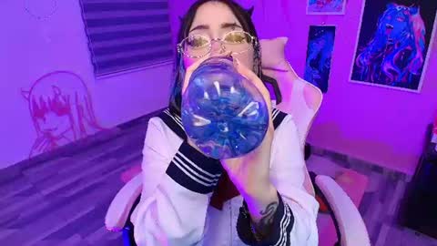 Snapshot of miwaviolet chatting on 06-30-26, 02:23 Miwa Violet online show from 06-30-26, 02:23