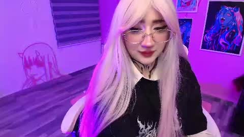 Snapshot of miwaviolet chatting on 07-06-26, 01:35 Miwa Violet online show from 07-06-26, 01:35