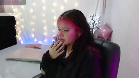 mixie_cute online show from 12-18-24, 12:32