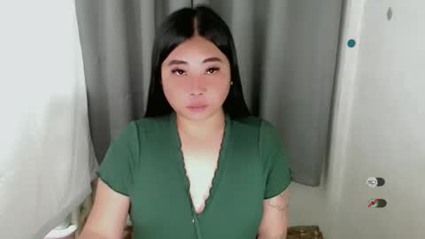 Snapshot of miya_licious chatting on 11-17-25, 04:24 cassie marie online show from 11-17-25, 04:24