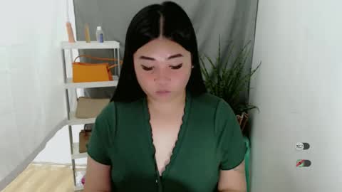 Snapshot of miya_licious chatting on 11-28-25, 09:01 cassie marie online show from 11-28-25, 09:01