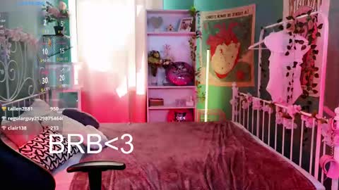 Snapshot of mizukinoyoru chatting on 03-09-25, 12:09 Mizuki online show from 03-09-25, 12:09